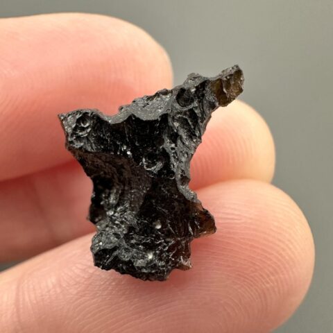 Bilitonit “Batu Satam” 0,7g – Belitung, Indonésie