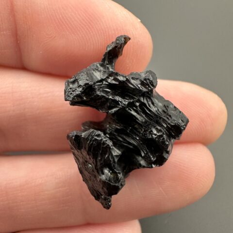 Bilitonit “Batu Satam” 2,8g – Belitung, Indonésie
