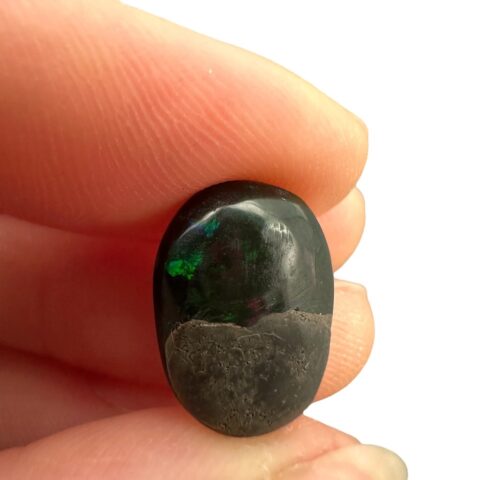 Indonéský opál 6,1ct – Kabošon – Indonésie