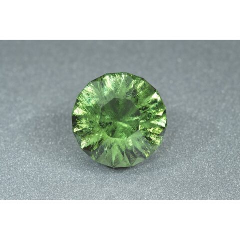 Broušený vltavín 19ct – Top brus