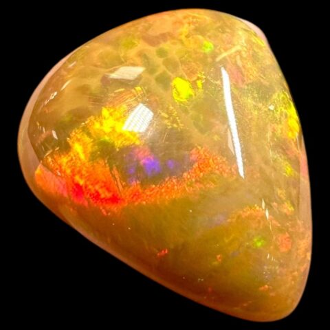 Drahý opál – Kabošon 6,85ct – Welo, Etiopie