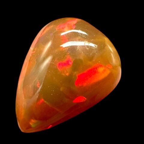 Drahý opál – Kabošon 3,6ct – Welo, Etiopie