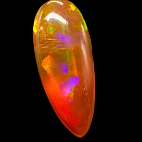 Drahý opál – Kabošon 2,4ct – Welo, Etiopie