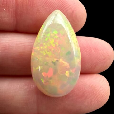 Drahý opál – Kabošon 10,6ct – Welo, Etiopie