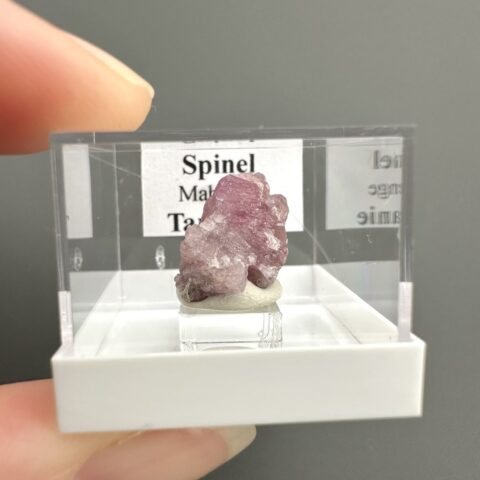Spinel – Mahenge, Tanzánie