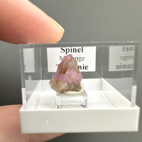 Spinel – Mahenge, Tanzánie