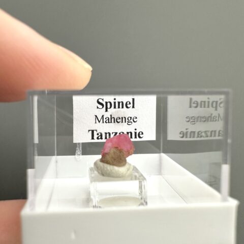 Spinel – Mahenge, Tanzánie