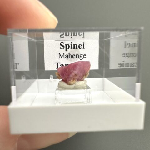 Spinel – Mahenge, Tanzánie