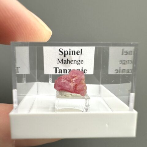 Spinel – Mahenge, Tanzánie