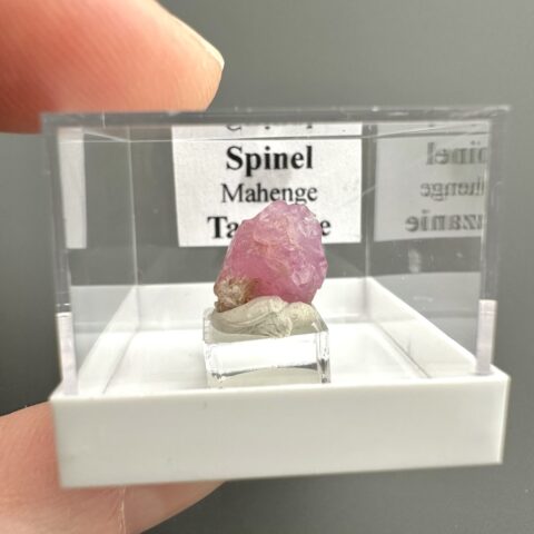 Spinel – Mahenge, Tanzánie