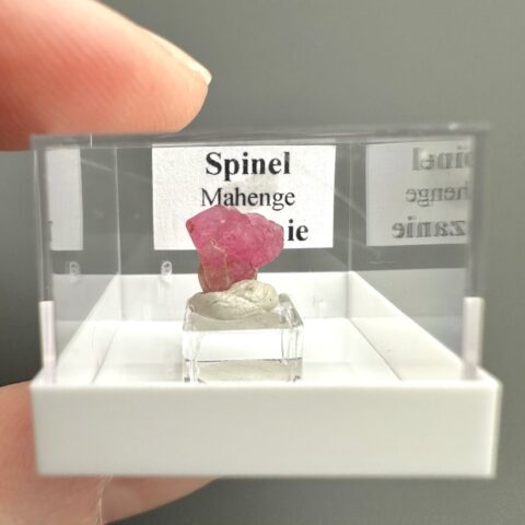 Spinel – Mahenge, Tanzánie