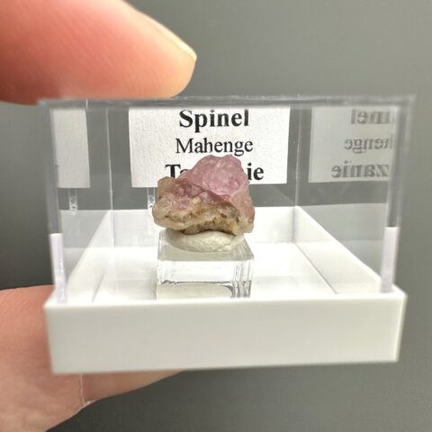 Spinel – Mahenge, Tanzánie