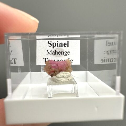 Spinel – Mahenge, Tanzánie