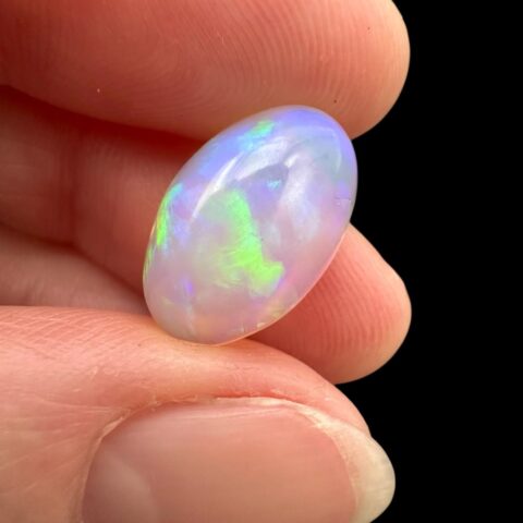 Drahý opál 3,7ct – Kabošon – Welo, Etiopie