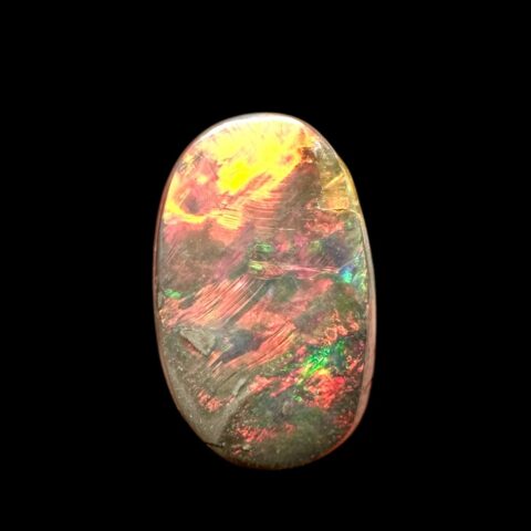 Australský opál 0,57ct – Kabošon – Lightning Ridge, Austrálie