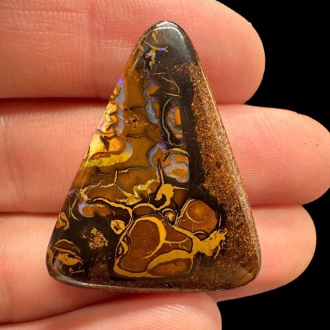 Boulder opál 33,75ct – Kabošon – Koroit, Queensland, Austrálie