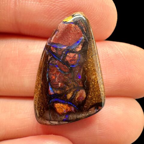 Boulder opál 13,2ct – Kabošon – Koroit, Queensland, Austrálie