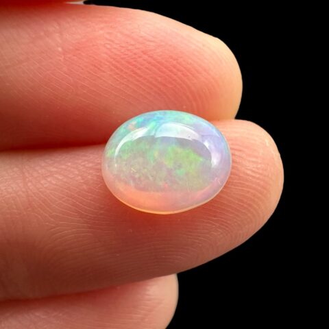 Drahý opál – Kabošon 1,1ct – Welo, Etiopie