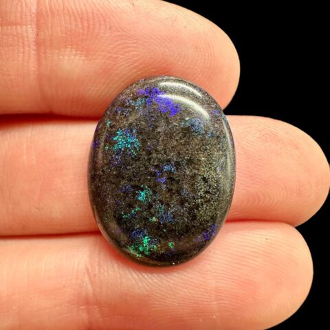Australský opál 10,3ct – Kabošon – Andamooka, Austrálie