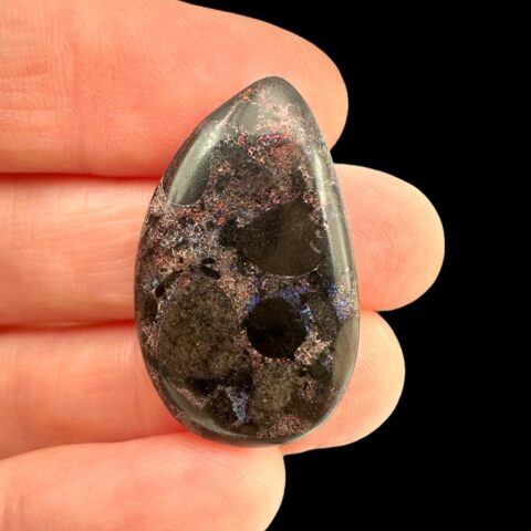 Australský opál 17,3ct – Kabošon – Andamooka, Austrálie