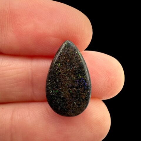 Australský opál 4,4ct – Kabošon – Andamooka, Austrálie