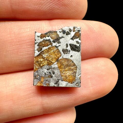 Meteorit Hassi el Biod 002 – 2,2g – Alžírsko