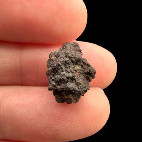 Meteorit Erg Chech 003 – 0,8g – Alžírsko