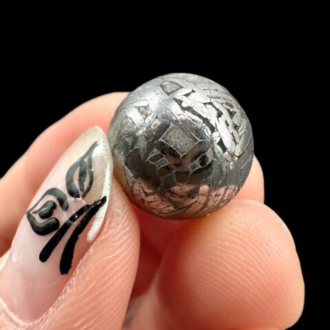 Meteorit Aletai koule 13mm – Xinjiang, Čína