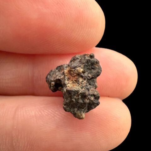 Meteorit Erg Chech 003 – 0,9g – Alžírsko
