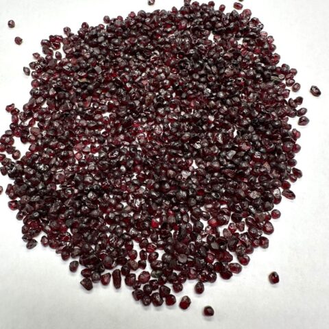 Český granát 50g, 2,5-3mm – České Středohoří, ČR