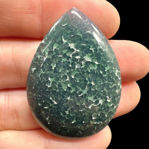 Hroznový chalcedon kabošon – Sulawesi, Indonésie