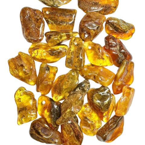 Jantar s vyvrtanou dírou (leštěný) – Litva – 255g