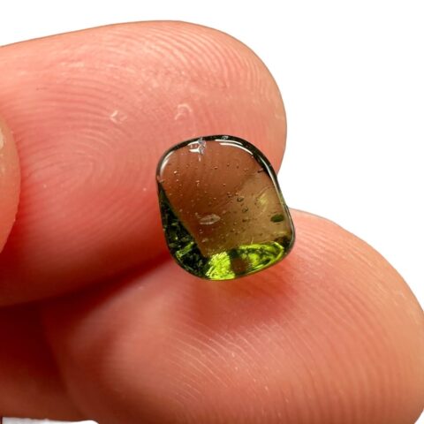 Tromlovaný vltavín 1,36ct