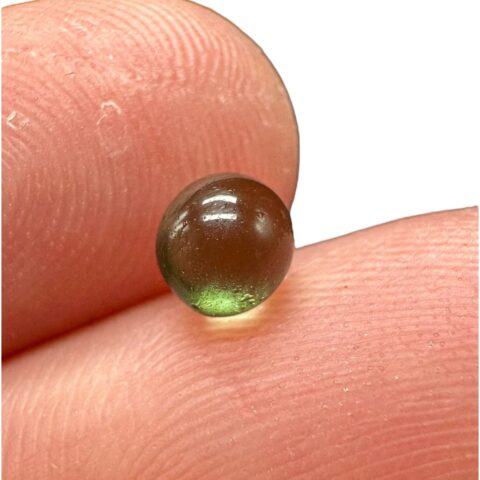 Tromlovaný vltavín 0,8ct