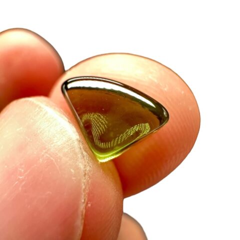 Tromlovaný vltavín 1,6ct