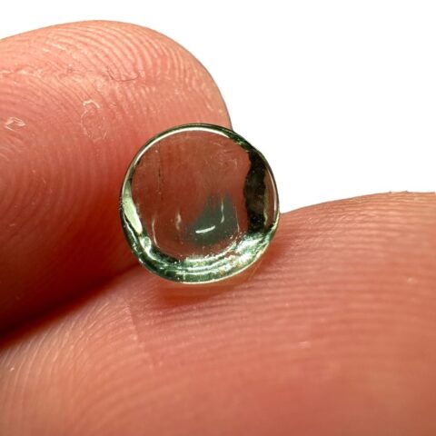 Tromlovaný vltavín 0,94ct