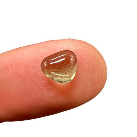 Tromlovaný vltavín 0,8ct