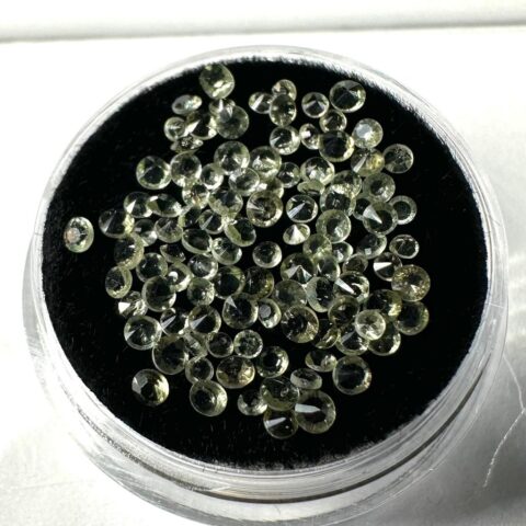 Broušený vltavín 1-2 mm – 1 ks