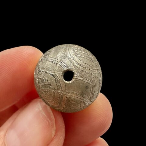Meteorit Muonionalusta korálek 1,6cm – Norrbotten, Švédsko