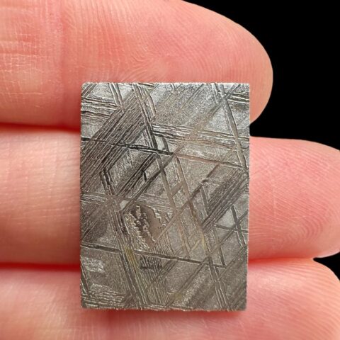 Meteorit Muonionalusta 3,7g – Extra kvalita – Norrbotten, Švédsko