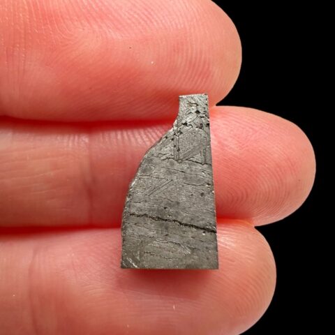 Meteorit Muonionalusta 1,8g – Extra kvalita – Norrbotten, Švédsko