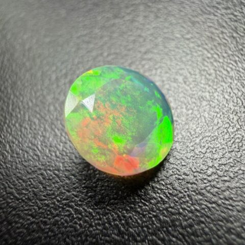 Broušený drahý opál 1,3ct – Welo, Etiopie