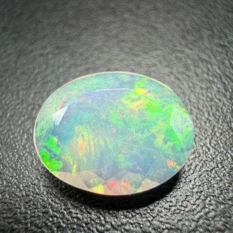 Broušený drahý opál 1,62ct – Welo, Etiopie