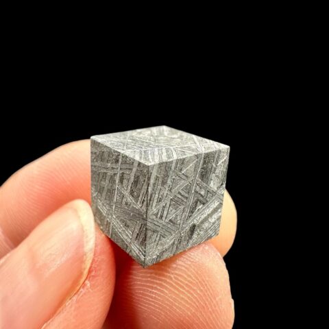 Meteorit Muonionalusta kostička 10 mm – Norrbotten, Švédsko