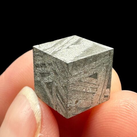 Meteorit Aletai kostka 9mm – Xinjiang, Čína
