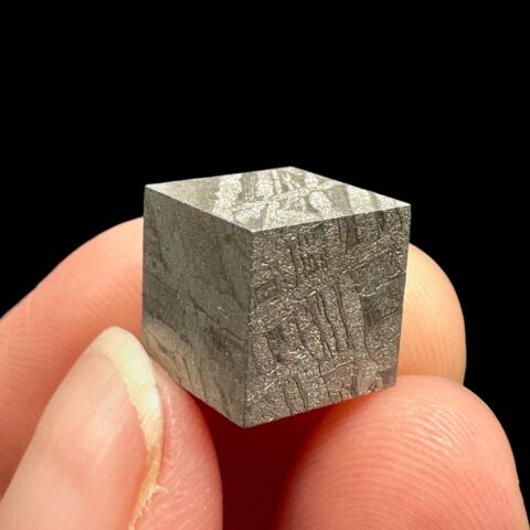 Meteorit Aletai kostka 9mm – Xinjiang, Čína