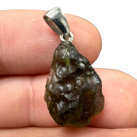 Stříbrný vltavínový přívěsek 1,7g
