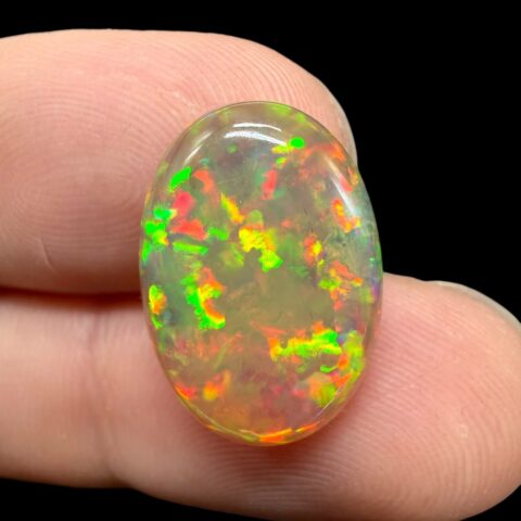 Drahý opál 6,75ct – Kabošon – Welo, Etiopie