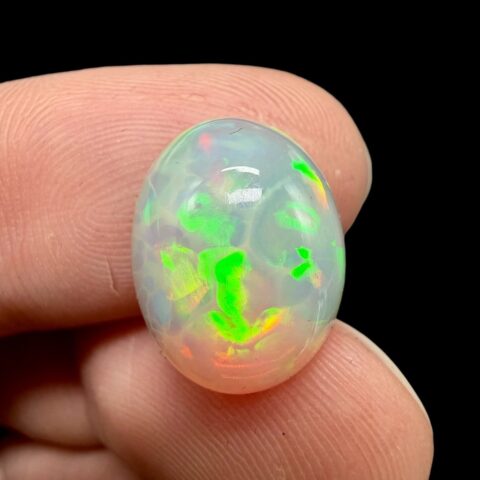 Drahý opál 4,9ct – Kabošon – Welo, Etiopie