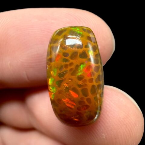 Drahý opál 6,85ct – Kabošon – Welo, Etiopie